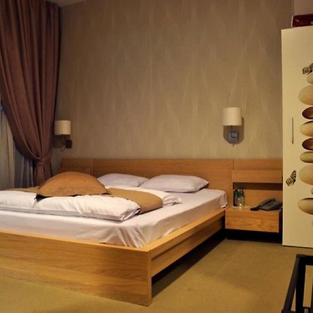 Guesthouse City Central International Скопие Екстериор снимка