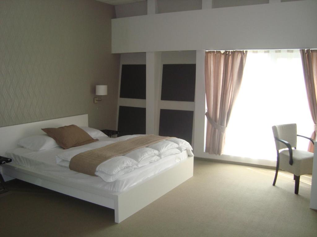 Guesthouse City Central International Скопие Стая снимка