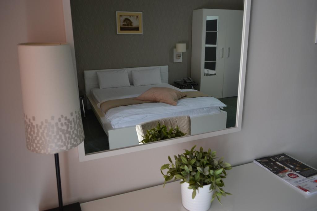 Guesthouse City Central International Скопие Екстериор снимка