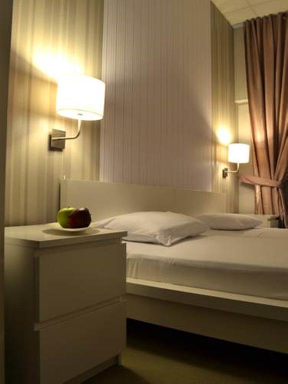 Guesthouse City Central International Скопие Екстериор снимка