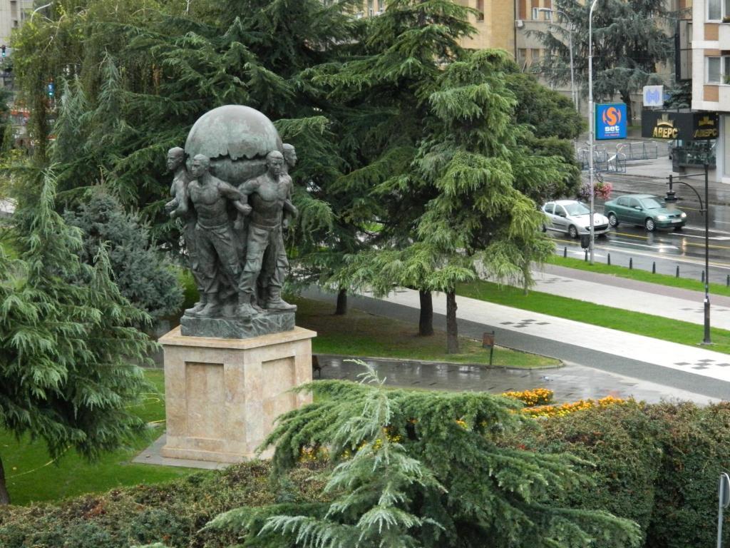 Guesthouse City Central International Скопие Екстериор снимка