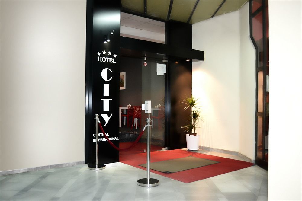 Guesthouse City Central International Скопие Екстериор снимка
